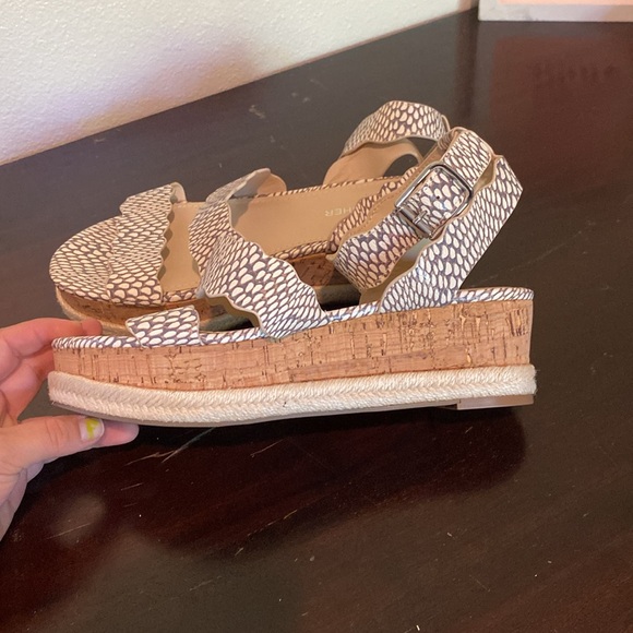 Marc Fisher platform cork sandals size 7. - Picture 3 of 4
